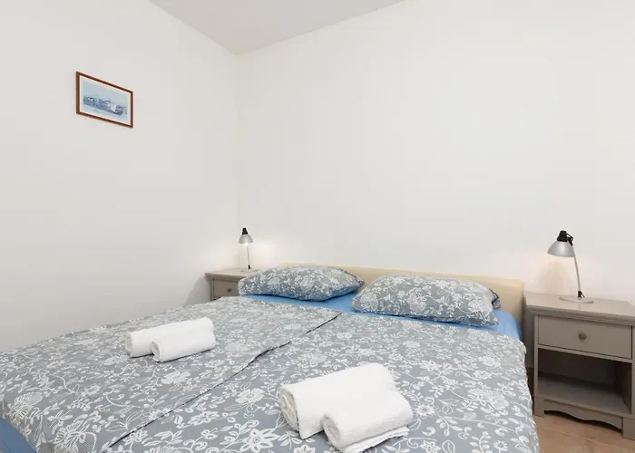 Apartment With Wifi - 9702 *
