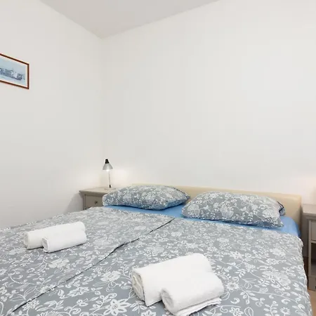 Appartamento With Wifi - 9702 *