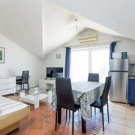 With Wifi - 9702 Apartment Rovinj