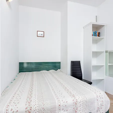 Apartment With Wifi - 9702
